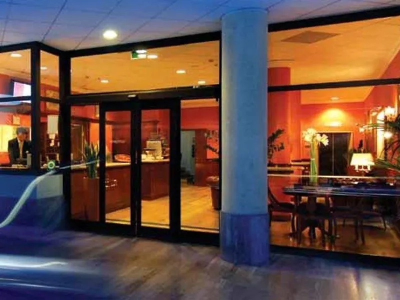 **** Hotel Atahotel De Angeli Milan Italy